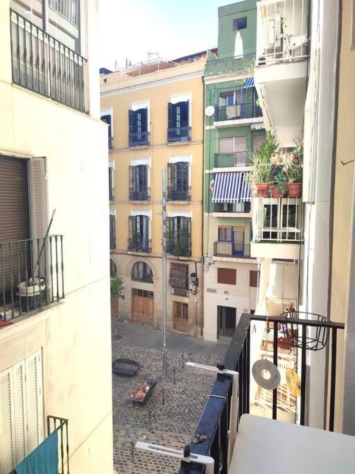 אליקאנטה Charming & Spacious Apartment In Historic Centre & Short Walk To Beach מראה חיצוני תמונה