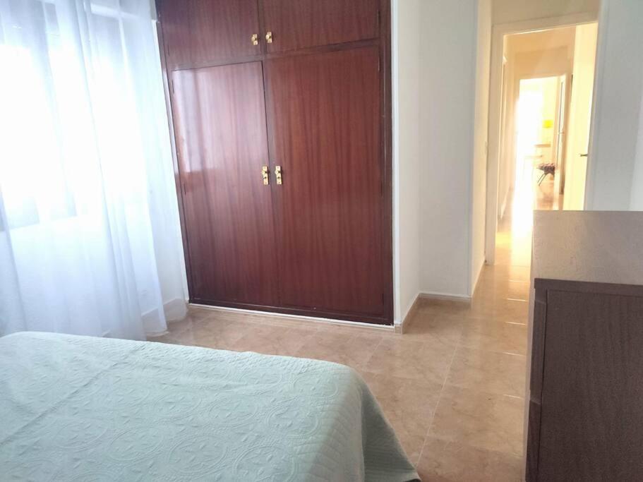 אליקאנטה Charming & Spacious Apartment In Historic Centre & Short Walk To Beach מראה חיצוני תמונה