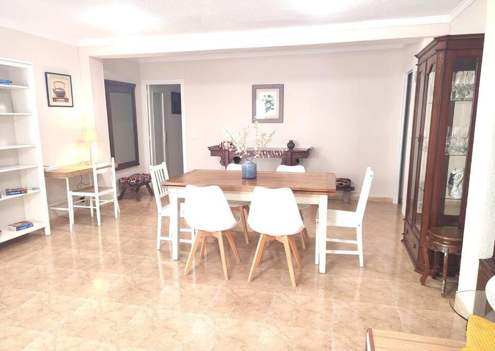 אליקאנטה Charming & Spacious Apartment In Historic Centre & Short Walk To Beach מראה חיצוני תמונה
