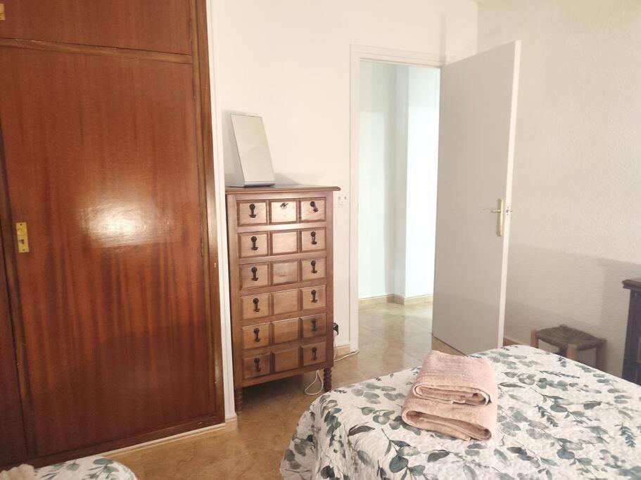 אליקאנטה Charming & Spacious Apartment In Historic Centre & Short Walk To Beach מראה חיצוני תמונה